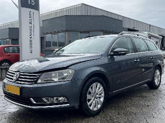 damaged passenger cars Volkswagen Passat Variant 1.4 TSI AUTOMAAT Comfort Executive Line BlueMotion 2012/1