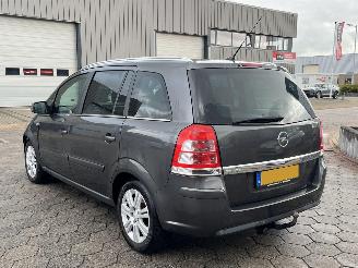 Opel Zafira 1.8 Cosmo picture 4