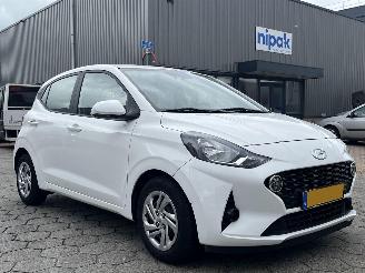 krockskadad bil auto Hyundai I-10 1.0 Comfort 5-zits 2022/8