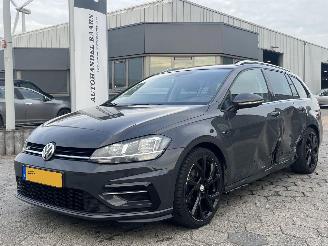krockskadad bil auto Volkswagen Golf Variant 2.0 TDI Highline Business R 2017/8