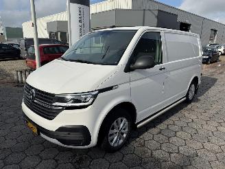 skadebil bedrijf Volkswagen Transporter 2.0 TDI L1H1 30 Bulli 2021/2