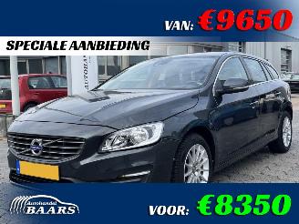 Schadeauto Volvo V-60 1.6 T3 Momentum 2015/6