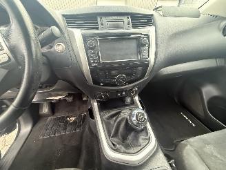 Nissan Navara 2.3 dCi 4X4 King Cab picture 15