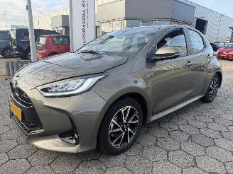 Vaurioauto  passenger cars Toyota Yaris 1.5 Hybrid Dynamic 2021/11