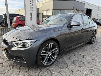 damaged passenger cars BMW 3-serie 320i Corporate High Executive 2018/3