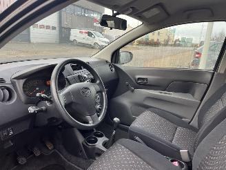 Daihatsu Cuore 1.0 Trend picture 12