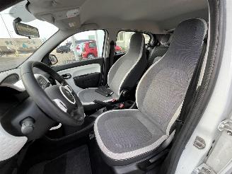 Renault Twingo 1.0 SCe Collection picture 13