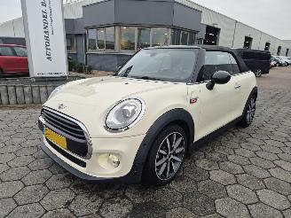 skadebil auto Mini Cooper 1.5 Cabrio Cooper Chili Serious Business 2016/6