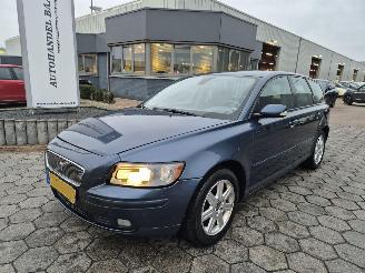 krockskadad bil auto Volvo V-50 2.4 Edition II 2006/7