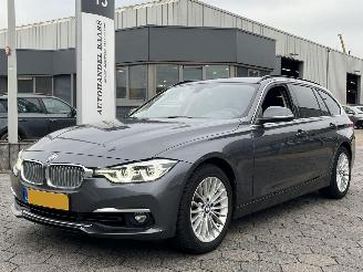 Damaged car BMW 3-serie Touring 318i Luxury Edition 2018/8