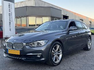 skadebil auto BMW 3-serie Touring 320i Luxury Edition 2018/11