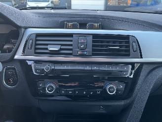 BMW 3-serie Touring 320i Luxury Edition picture 17