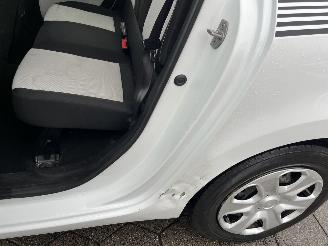 Renault Twingo 1.0 SCe Collection picture 8