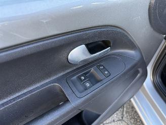 Volkswagen Up! 1.0 picture 12