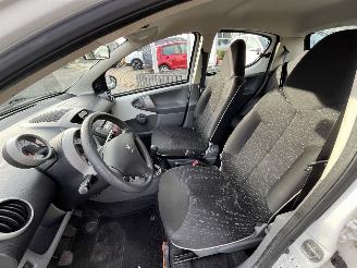 Peugeot 107 1.0-12V XS picture 12
