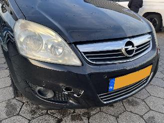 Opel Zafira 1.8 Temptation picture 14