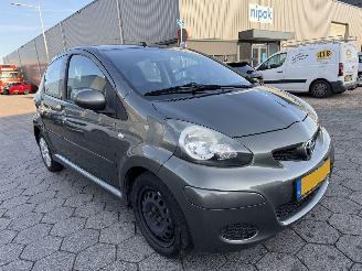 Toyota Aygo 1.0-12V Aspiration Green picture 3