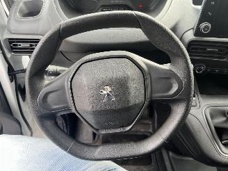 Peugeot Partner 1.6 BlueHDI Premium picture 15
