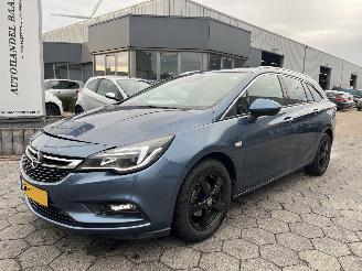 skadebil auto Opel Astra Sports Tourer 1.4 Innovation 2016/6
