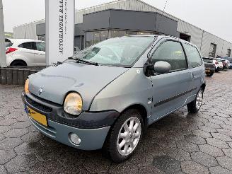 krockskadad bil auto Renault Twingo 1.2-16V Privilège 2004/5