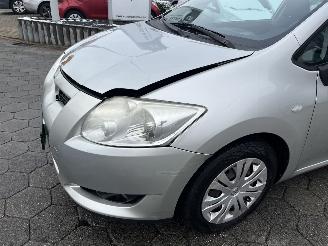 Toyota Auris 1.4-16V picture 10