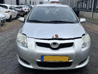Toyota Auris 1.4-16V picture 2