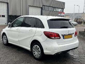 Mercedes B-klasse 220 d Ambition AUTOMAAT picture 6