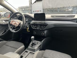 Ford Focus Wagon 1.0 EcoBoost Hybrid Connected picture 11