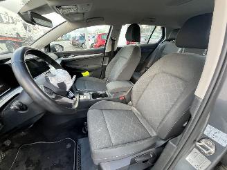 Volkswagen Golf 1.0 eTSI Life picture 12