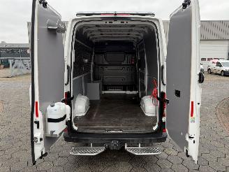 Volkswagen Crafter 35 2.0 TDI L3H3 Trendline EURO VI 140pk picture 11