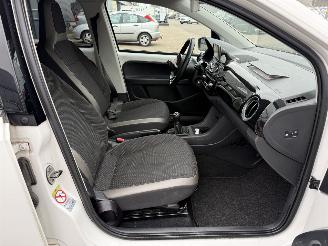 Volkswagen Up! 1.0 high up! BlueMotion picture 9
