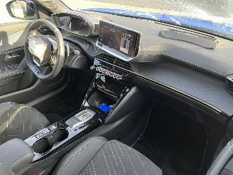 Peugeot 2008 1.2 Hybrid 136 GT picture 12