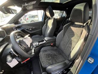 Peugeot 2008 1.2 Hybrid 136 GT picture 14