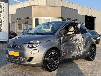  Fiat 500E La Prima 42 kWh AUTOMAAT 2020/12