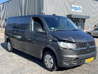 Volkswagen Transporter 2.0 TDI L2H3 28 picture 3