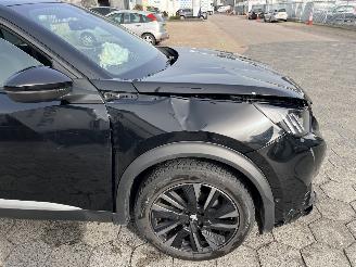 Peugeot 2008 1.2 PureTech GT picture 10