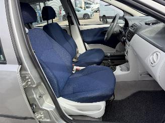 Fiat Punto 1.4-16V Dynamic picture 14