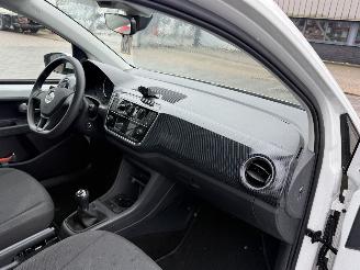Volkswagen Up! 1.0 picture 15