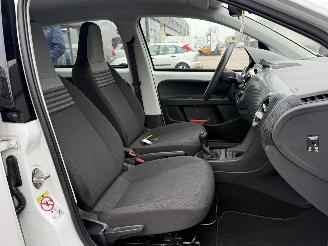 Volkswagen Up! 1.0 picture 14