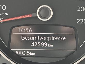 Volkswagen Up! 1.0 picture 17