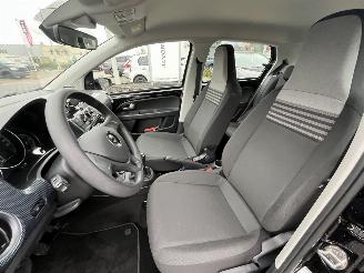 Volkswagen Up! 1.0 picture 14
