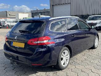 Peugeot 308 SW 1.2 PureTech Blue Lease Executive picture 4