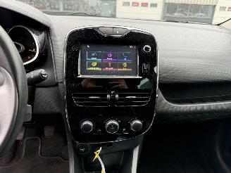 Renault Clio Estate 0.9 TCe Night&Day picture 17