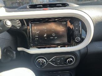 Renault Twingo Z.E. R80 Intens picture 17