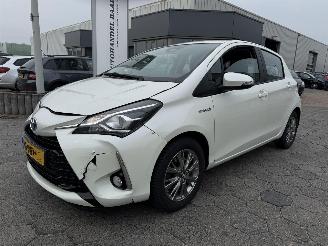 skadebil auto Toyota Yaris 1.5 Hybrid Dynamic 2018/12