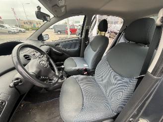 Toyota Yaris 1.0 VVT-i S-Line picture 15