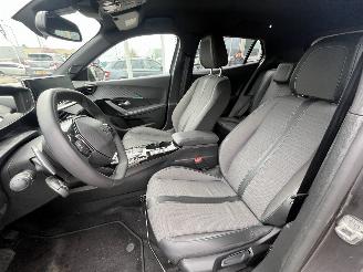 Peugeot 2008 1.2 PureTech Allure Pack AUTOMAAT picture 14