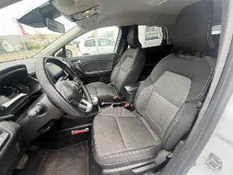 Renault Captur 1.6 E-Tech Hybrid 145 Zen picture 13