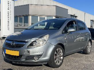 Voiture accidenté Opel Corsa 1.4-16V \'111\' Edition 2010/10