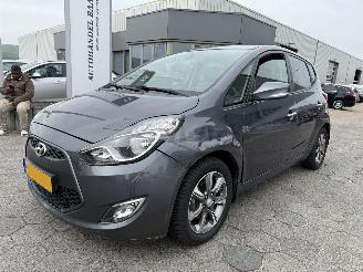 Vaurioauto  passenger cars Hyundai Ix20 1.4i Go! 2016/9